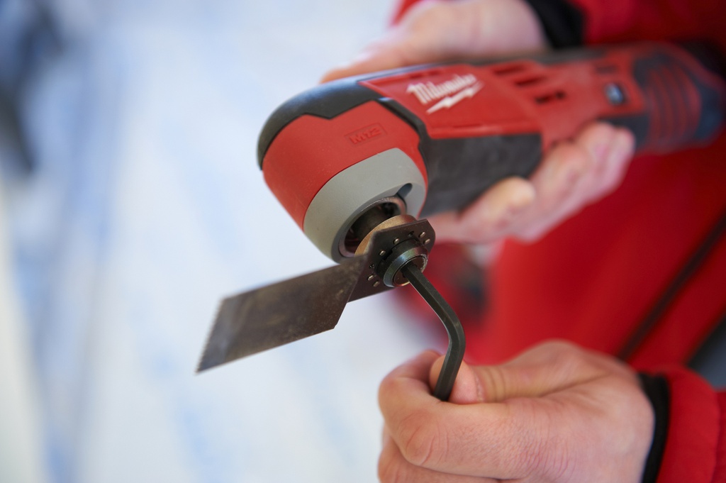 UNEALTA MULTIFUNCTIONALA SUBCOMPACTA C12MT-402B - 2 ACUMULATORI 4AH